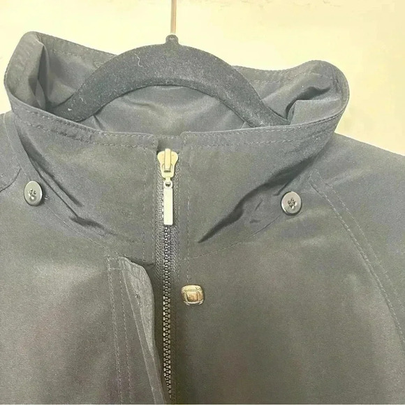 Black Jacket - Picture 5 of 10